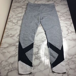 Manduka grey herringbone yoga leggings